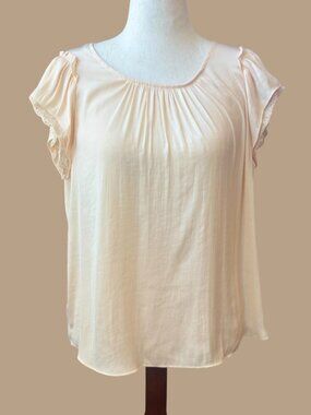 LC Lauren Conrad Blush Pink Flowy Blouse Size L  Description: Soft and feminine